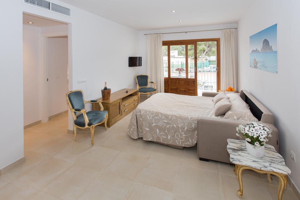 Apartamentos Sofia Es Cana Εξωτερικό φωτογραφία
