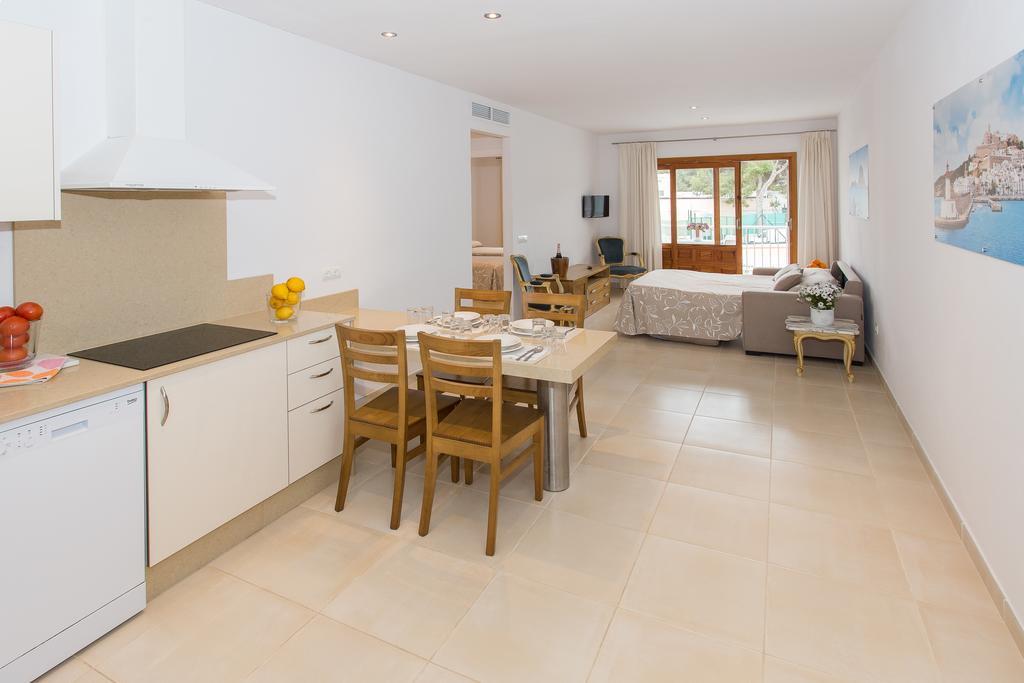 Apartamentos Sofia Es Cana Εξωτερικό φωτογραφία