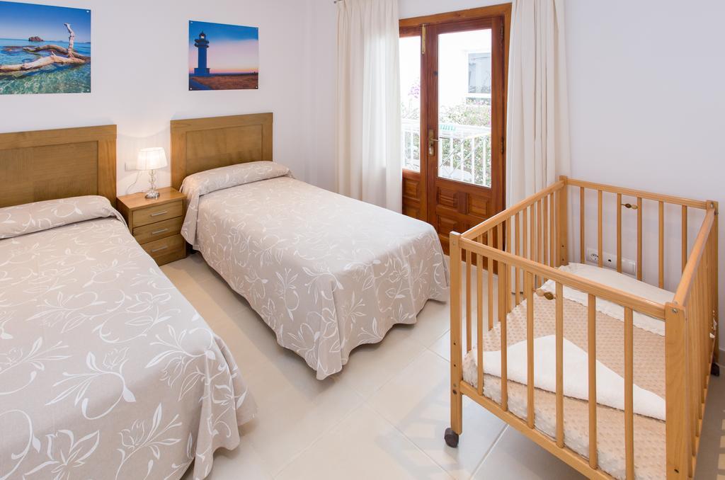 Apartamentos Sofia Es Cana Εξωτερικό φωτογραφία