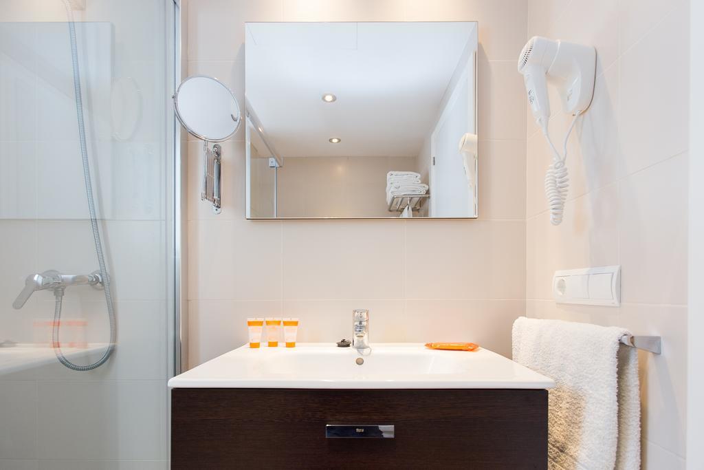 Apartamentos Sofia Es Cana Εξωτερικό φωτογραφία