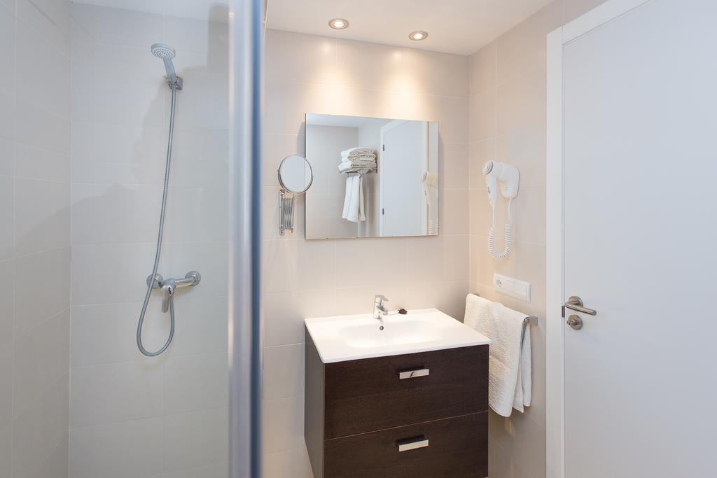 Apartamentos Sofia Es Cana Εξωτερικό φωτογραφία