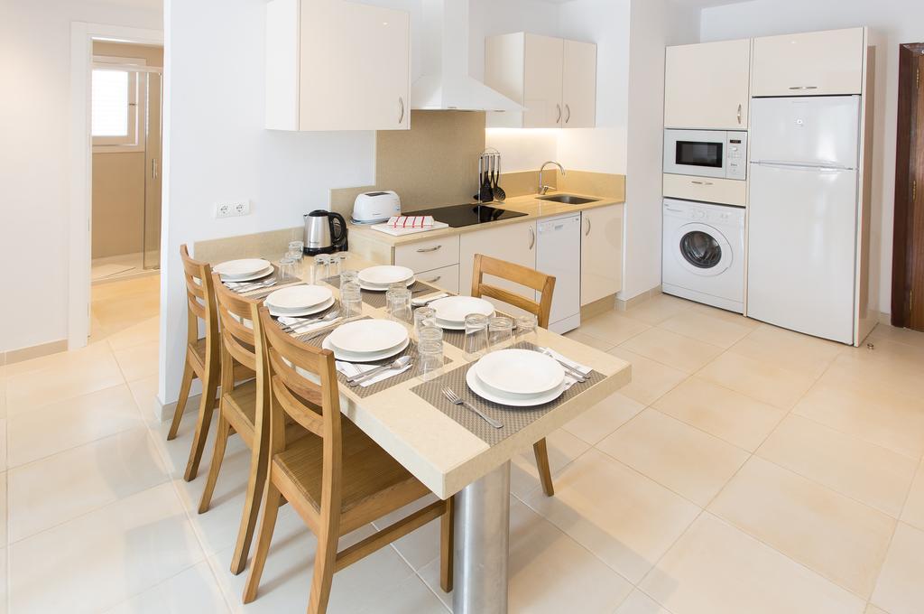 Apartamentos Sofia Es Cana Εξωτερικό φωτογραφία