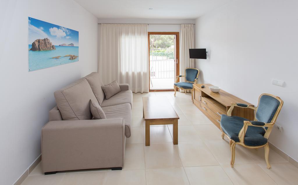 Apartamentos Sofia Es Cana Εξωτερικό φωτογραφία