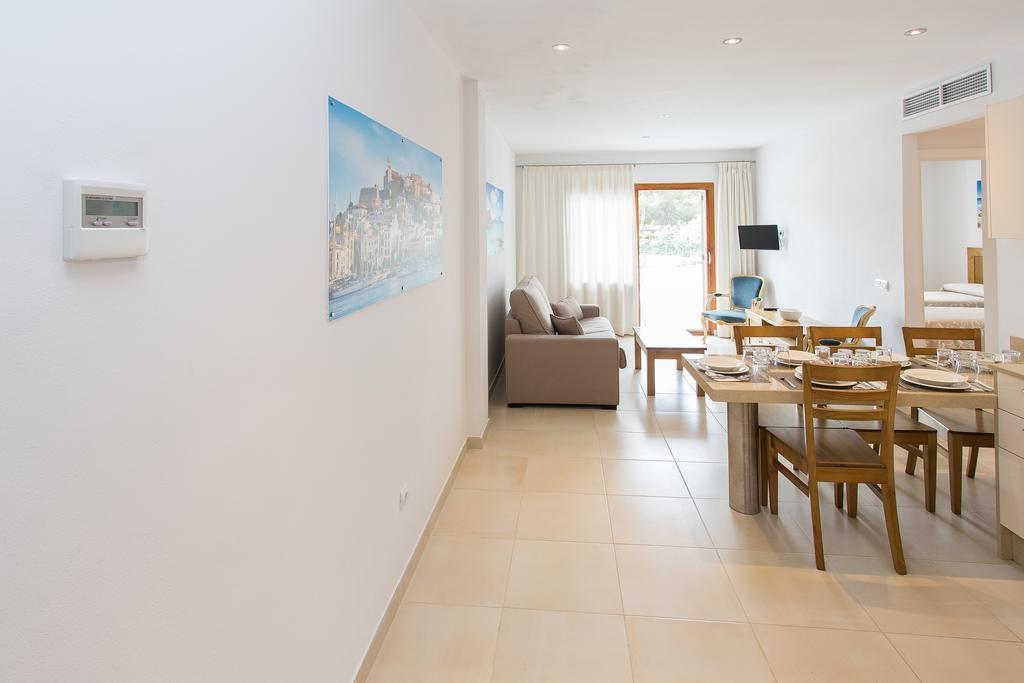 Apartamentos Sofia Es Cana Εξωτερικό φωτογραφία